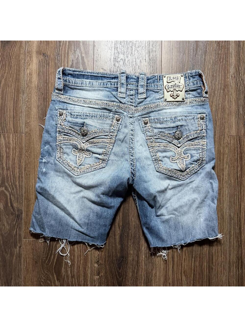 Rock Revival light wash denim jorts in size 32